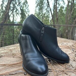 Leather Vionic booties